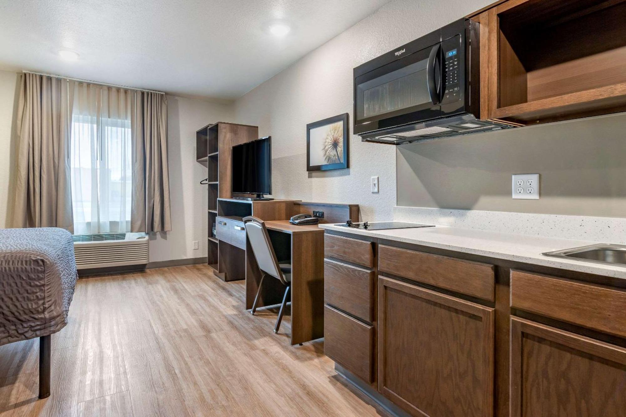 Woodspring Suites Брансвік Екстер'єр фото